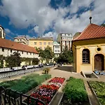 Ξενοδοχείο Ea Julis 4*