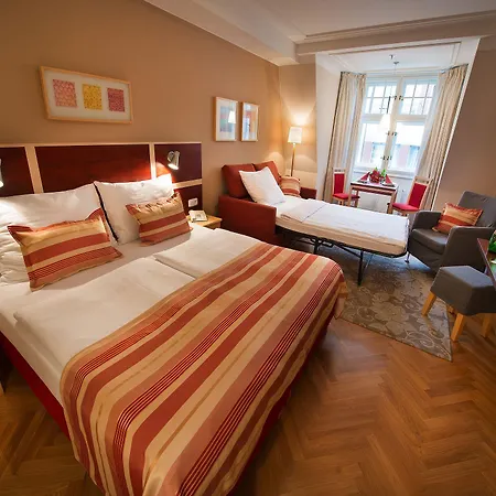 Ea Julis Hotel 4*