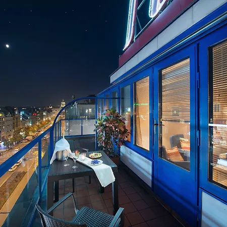 Hotel Ea Julis 4*