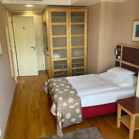 Ea Julis 4* Praga