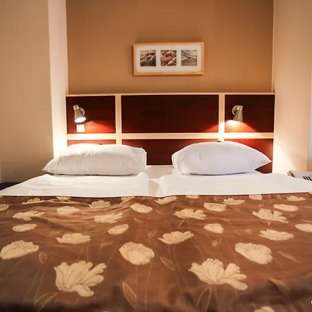 Otel Ea Julis