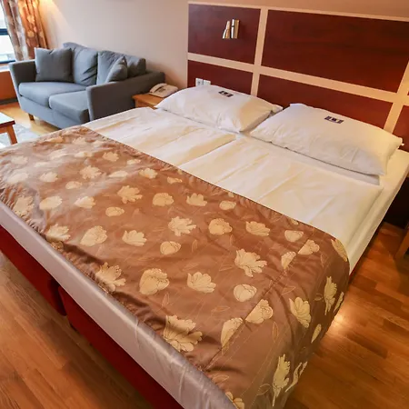 Ea Julis Otel Prag