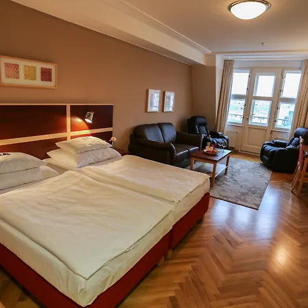 Ea Julis Hotel 4*