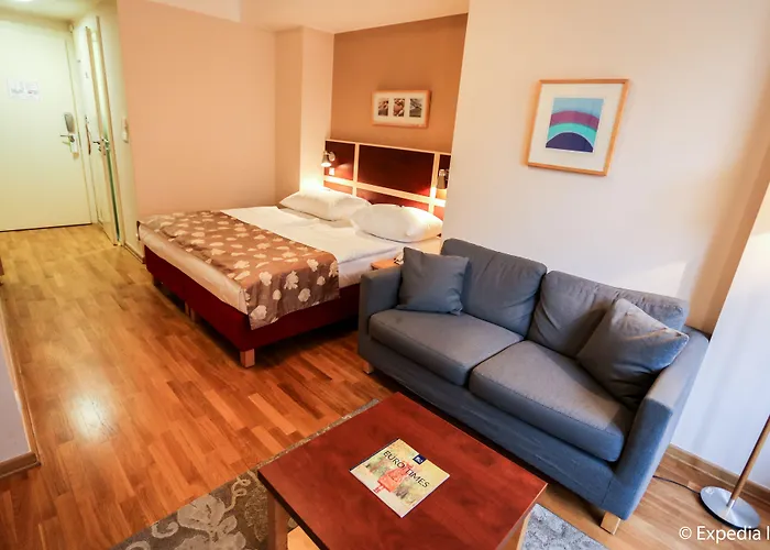 Hotel Ea Julis 4*