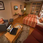 Ea Julis Hotell