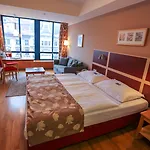 Ea Julis 4* Prag