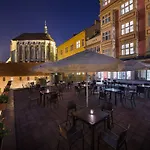 Ea Julis Hotell 4*