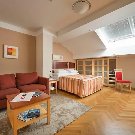 Hotell Ea Julis 4*