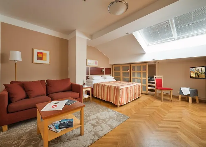 Hotel Ea Julis 4*